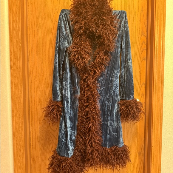 Macy's Blue Velvet Teddy Jacket with Brown Faux Fur Trim - Picture 4 of 5